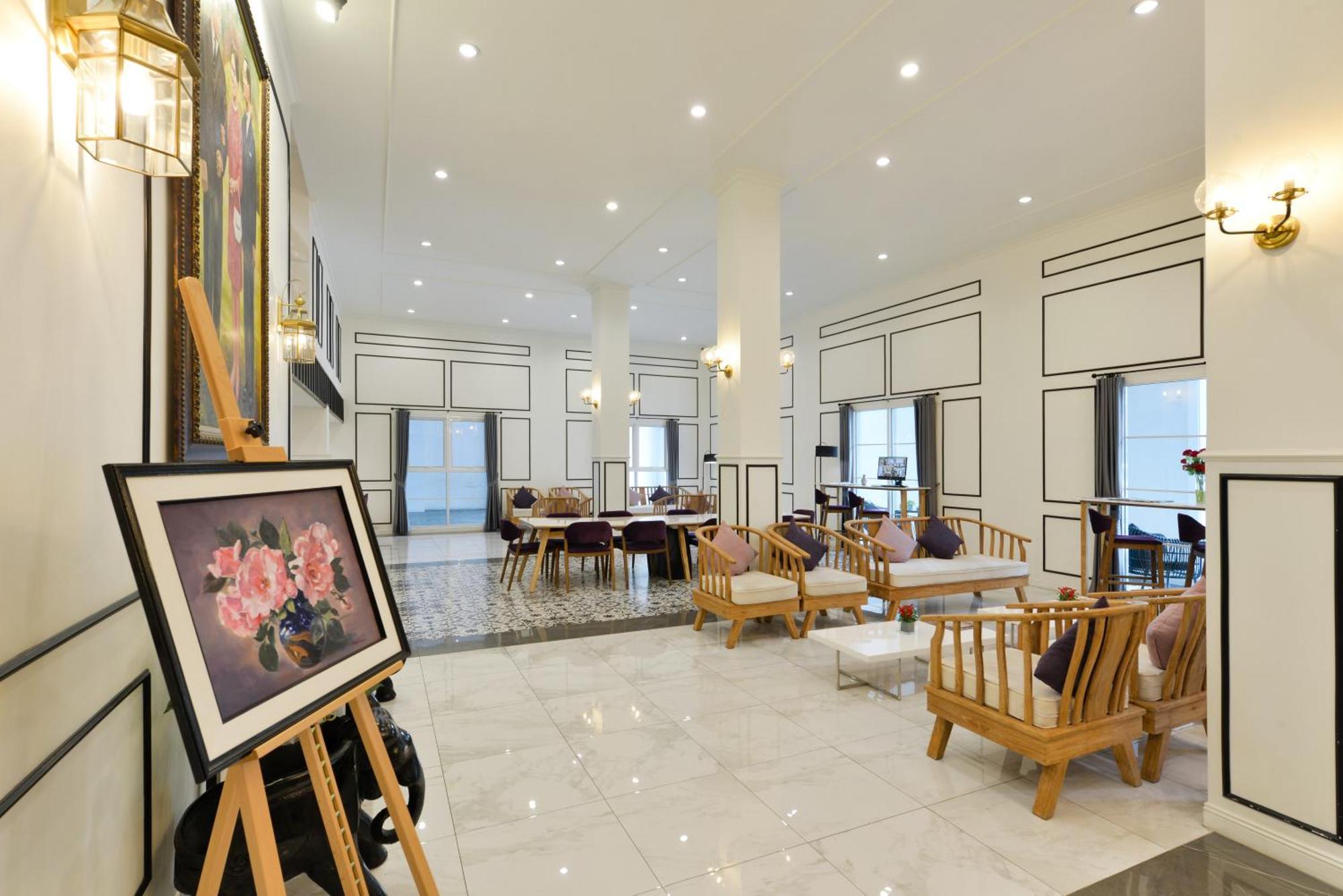 Villa De Pranakorn Бангкок Екстер'єр фото The lobby of the hotel