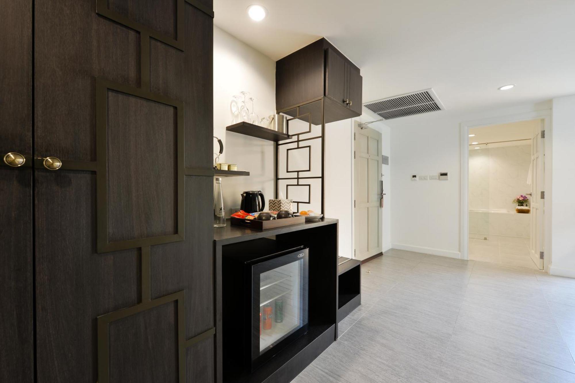 Villa De Pranakorn Бангкок Екстер'єр фото A kitchen in a serviced apartment